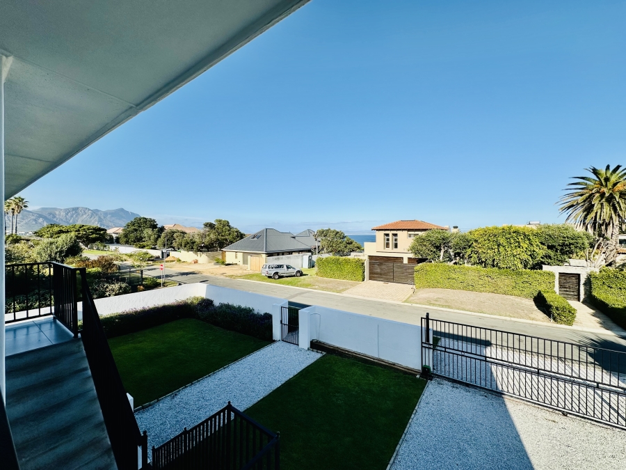 9 Bedroom Property for Sale in Westcliff Western Cape